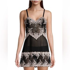 Wacoal Embrace Lace Chemise, Size Small